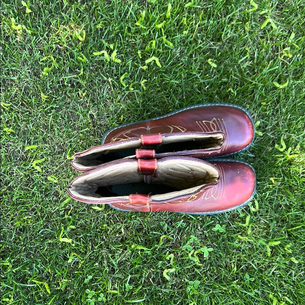 John Fluevog Vintage Leather Red/ Burgundy Heeled Cowboy Boots - Picture 2 of 3